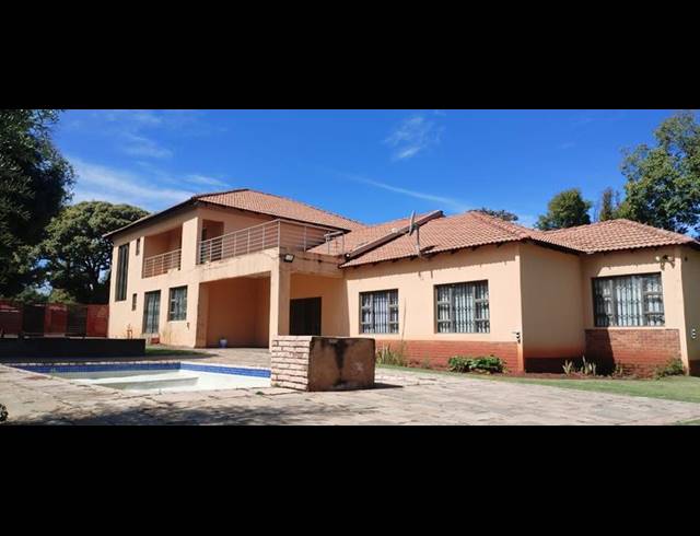 5 BEDROOM HOUSE FOR SALE IN CLAYVILLE